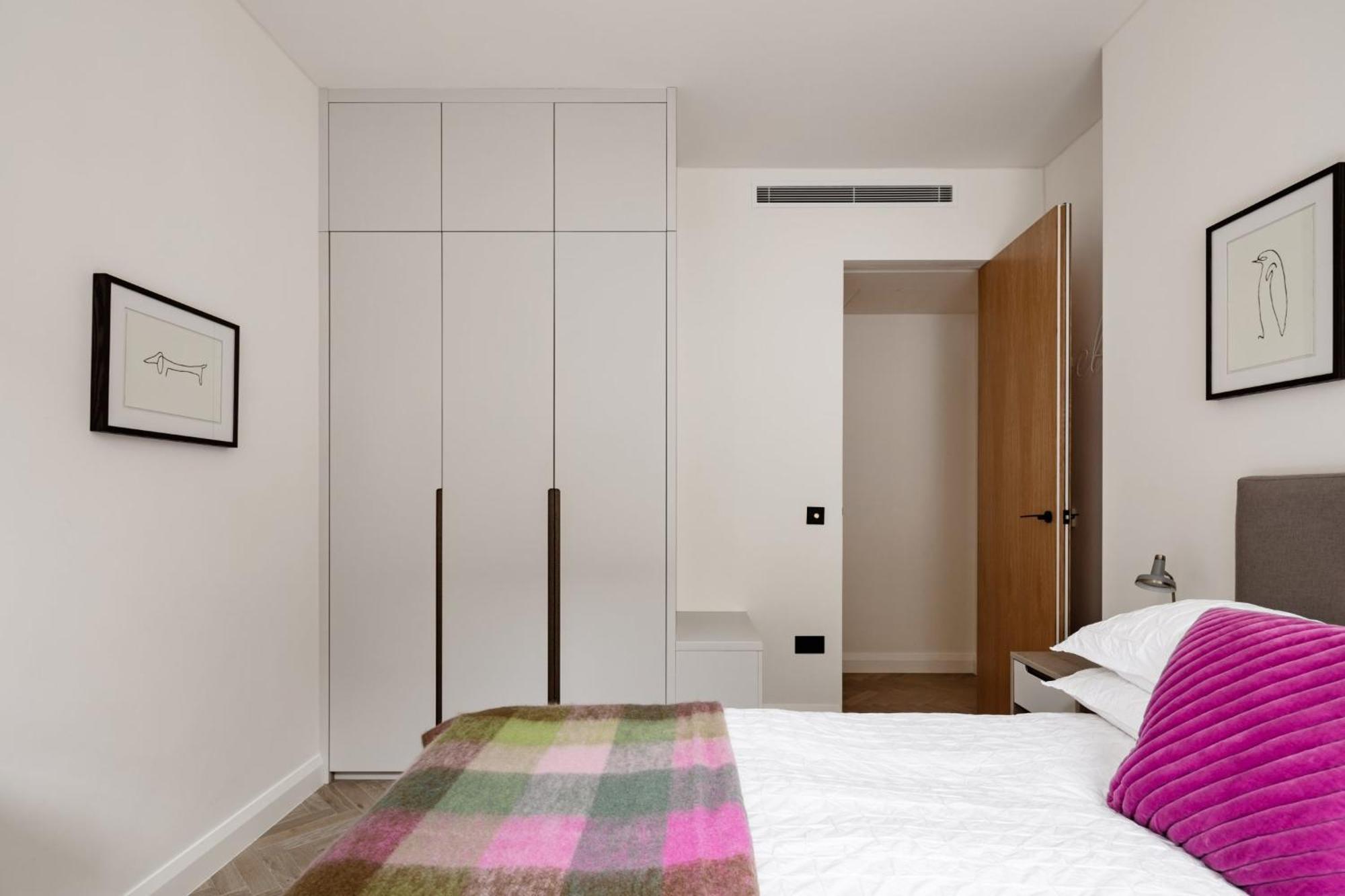Modern Apartment & Rooms At Charing Cross Лондон Экстерьер фото