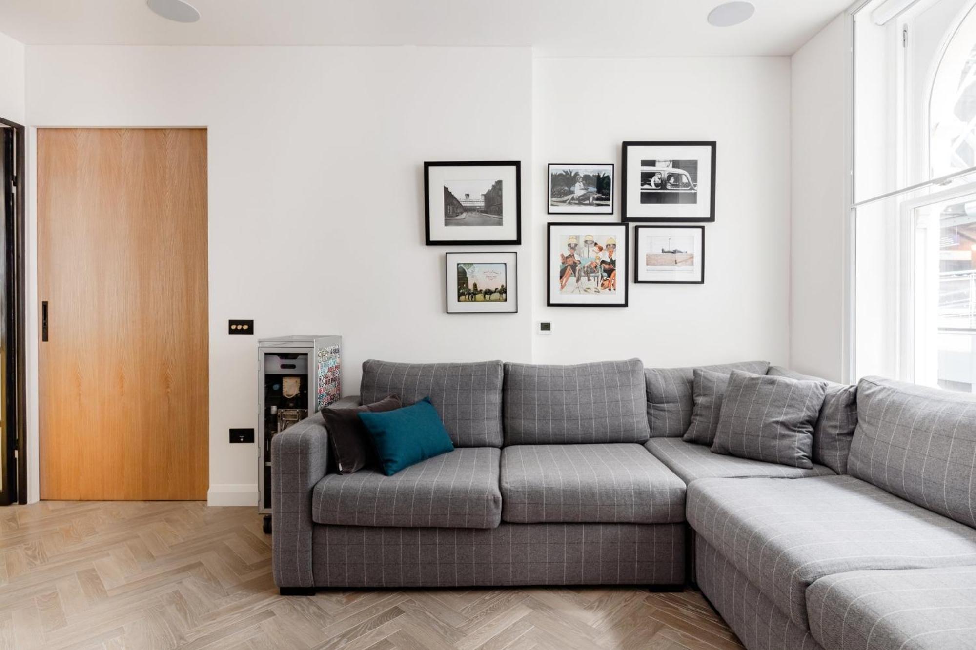 Modern Apartment & Rooms At Charing Cross Лондон Экстерьер фото