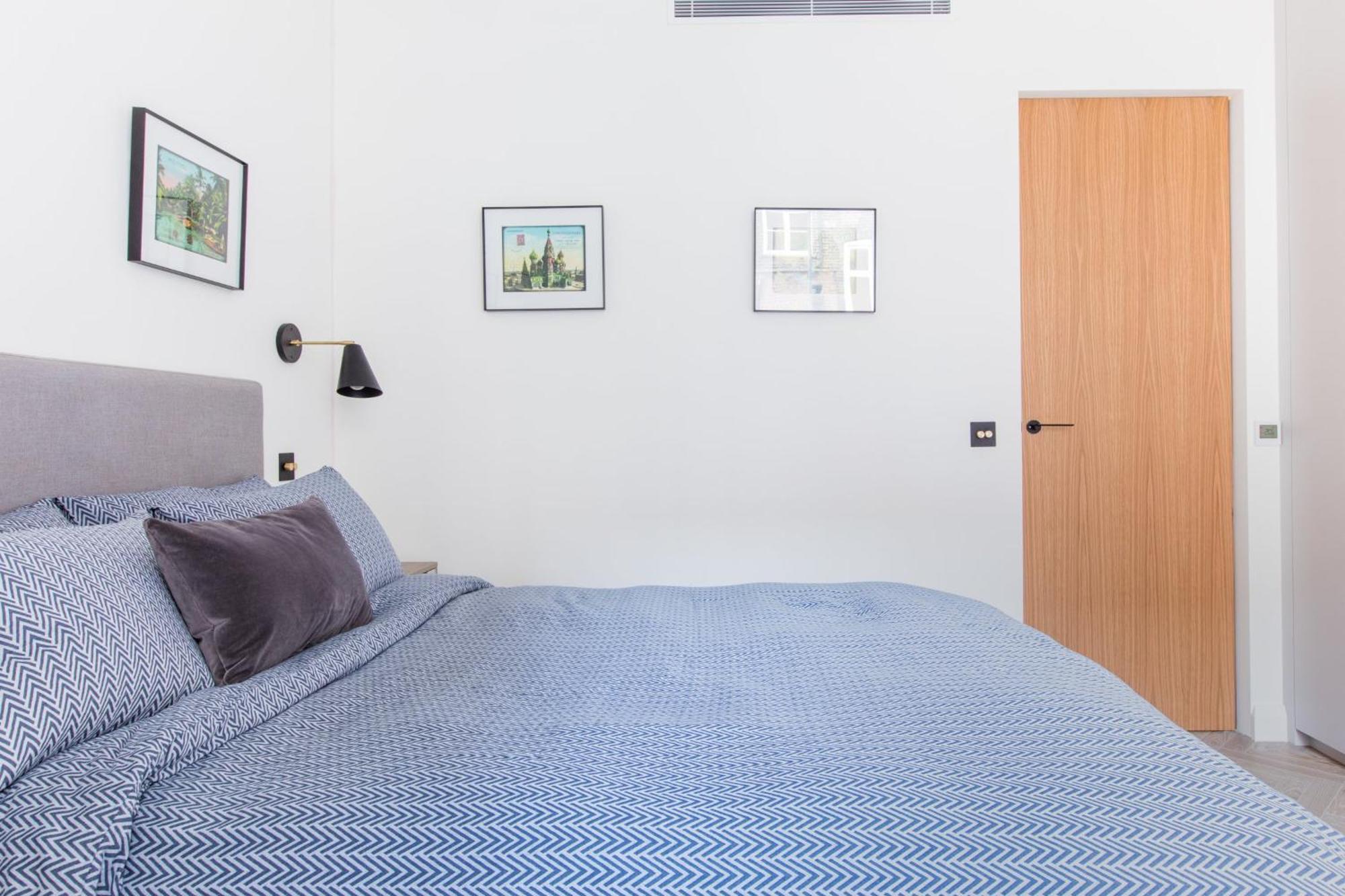 Modern Apartment & Rooms At Charing Cross Лондон Экстерьер фото