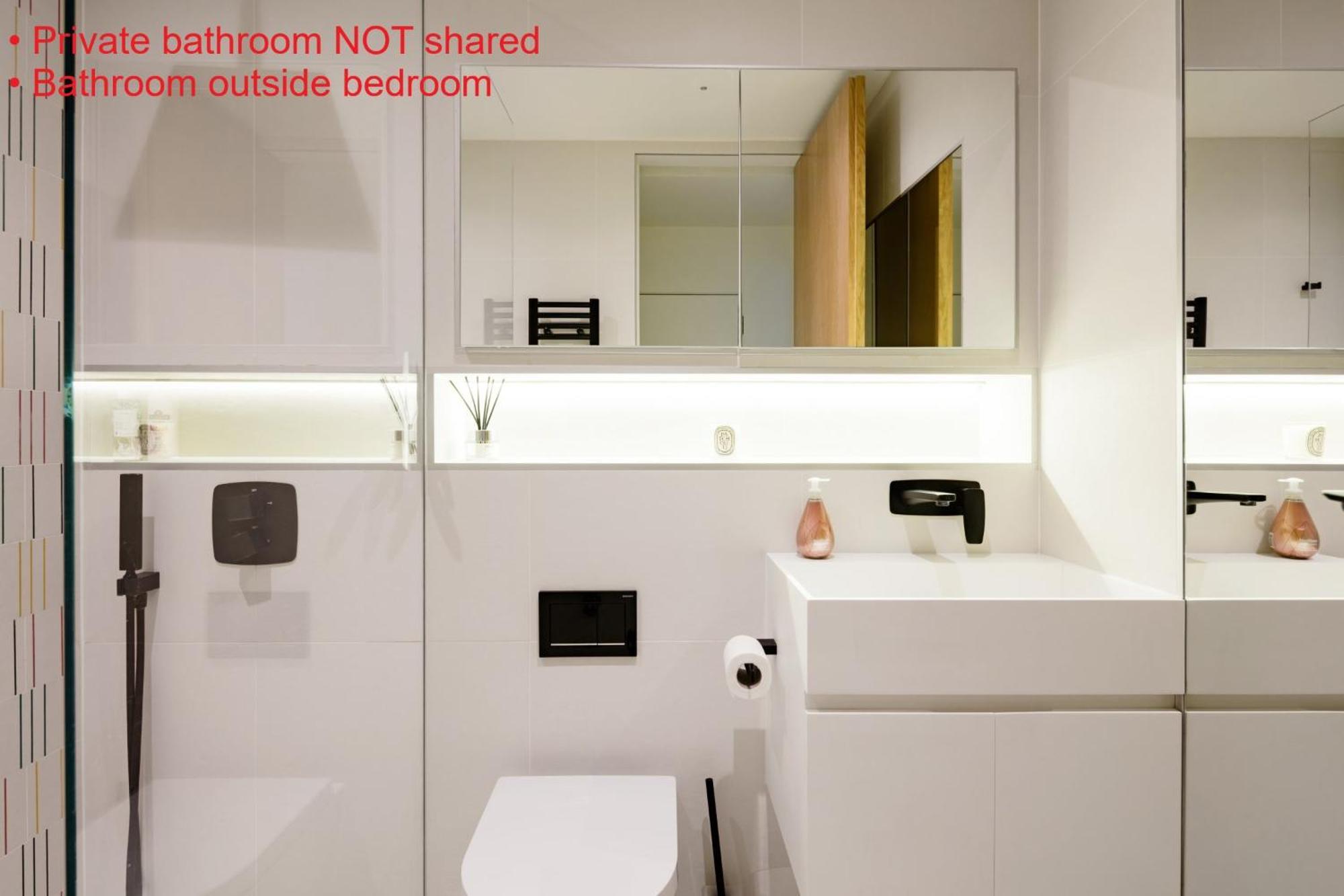 Modern Apartment & Rooms At Charing Cross Лондон Экстерьер фото